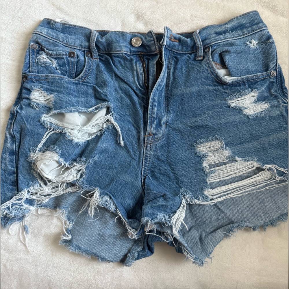 American eagle ripped jean shorts